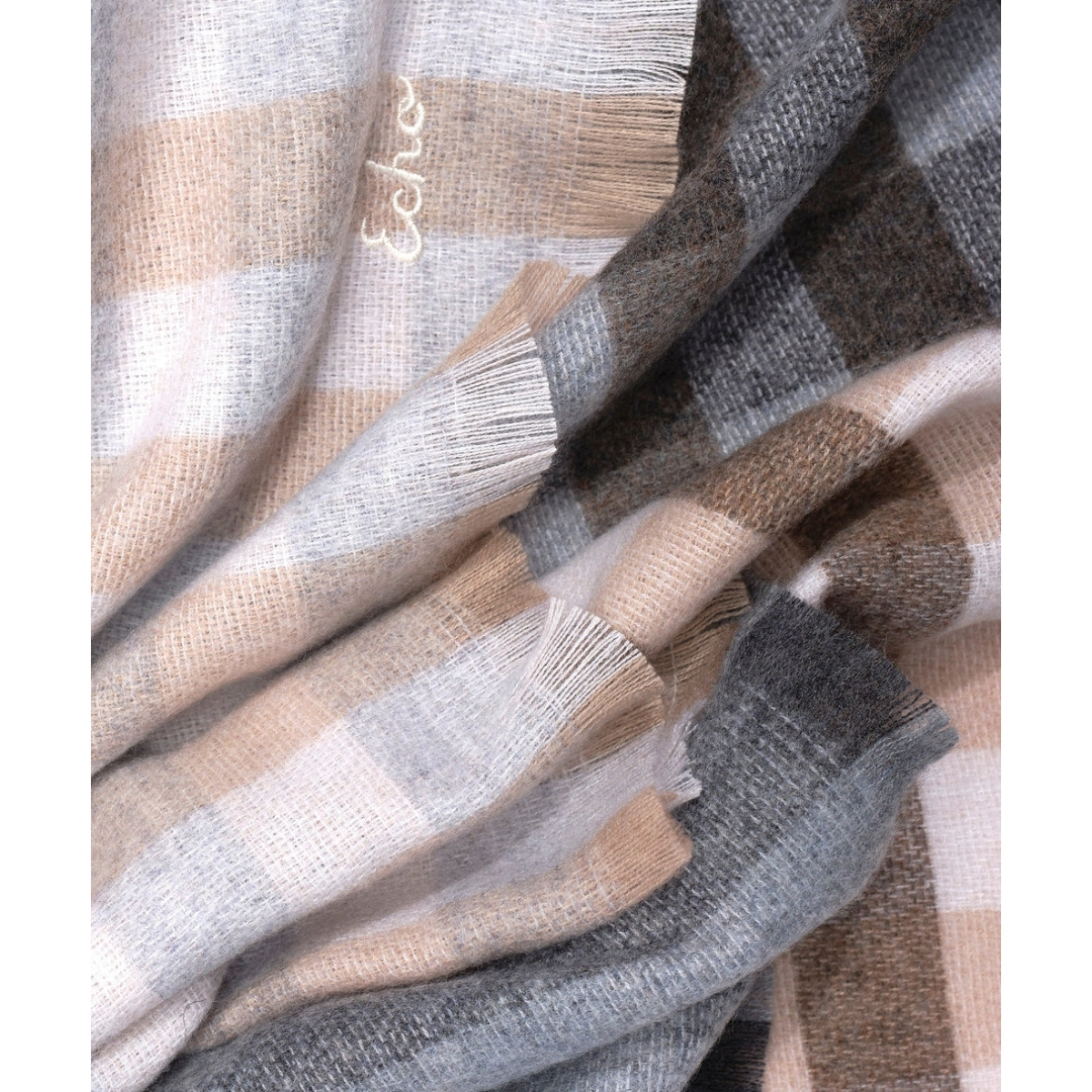 🏆Oprah’s Favorite Things 2025 🏆 Echo Quarter Check Wrap - This Winter’s Best-Selling Cozy Wrap