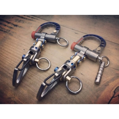EDC KEYCHAIN BI-CARABINER