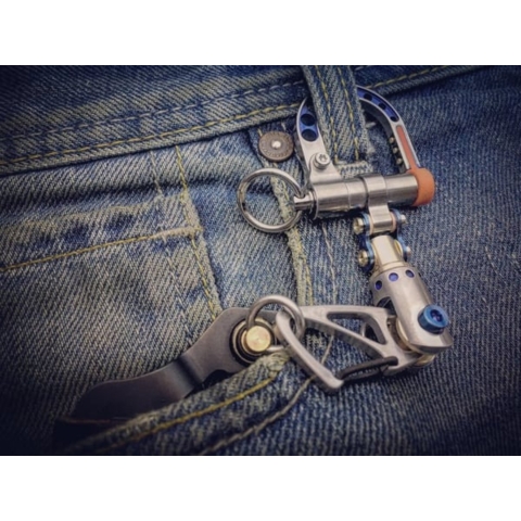 EDC KEYCHAIN BI-CARABINER