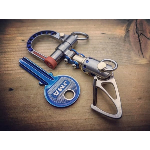 EDC KEYCHAIN BI-CARABINER