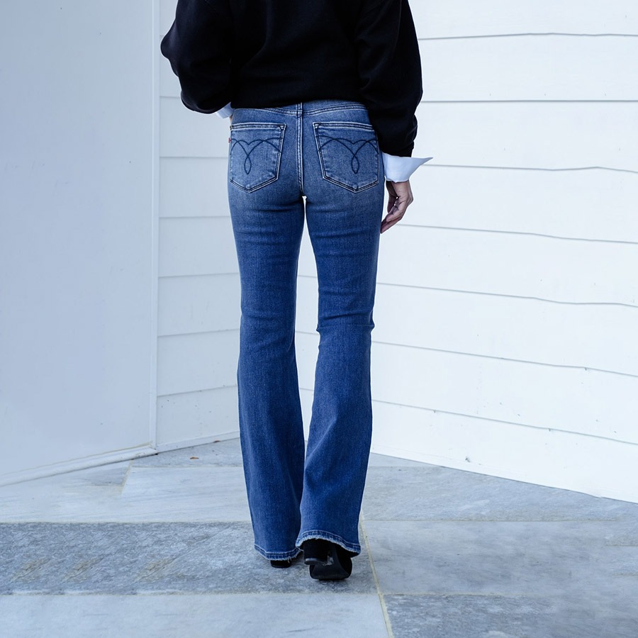 Mid Rise Thermal Bootcut Jeans 🔥